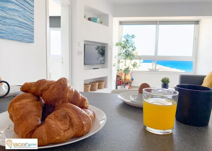 Sea The Sunrise ラルナカ