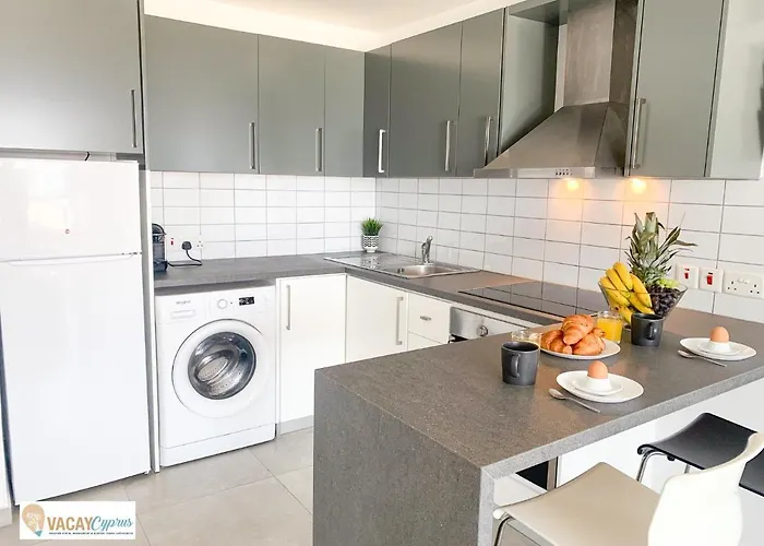 Sea The Sunrise * ラルナカ